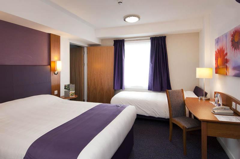 Premier Inn Burnley Extérieur photo